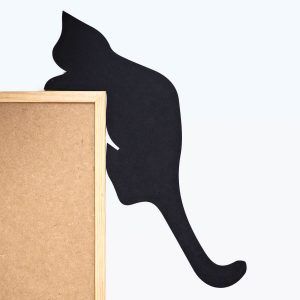 Silueta divertida de gato en negro