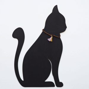 Silueta gato negro con collar
