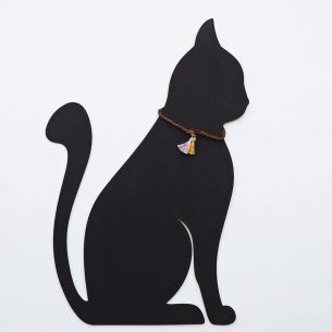 Sagoma di gatto nero con colletto